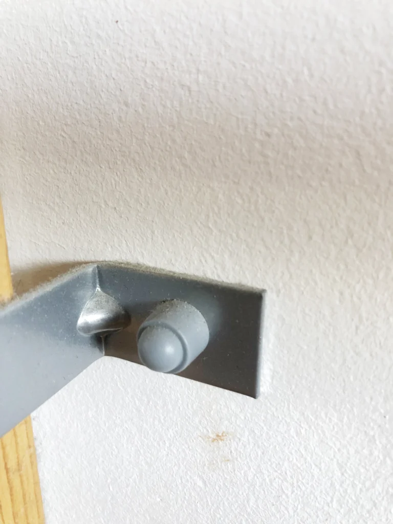 Plastikowa nakładka na śrubę