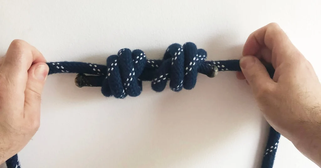 Układanie węzłów na linie